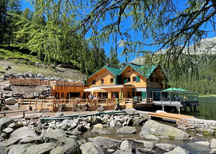 Rifugio Lago MalghetteAlbergo